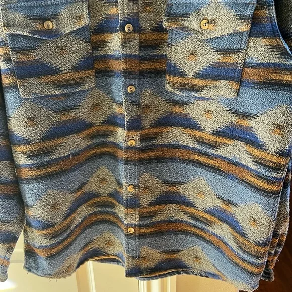 CLEARANCE Men’s L Guide Gear Blue & Gray Aztec Print Button Down Shirt Jacket - Picture 4 of 10